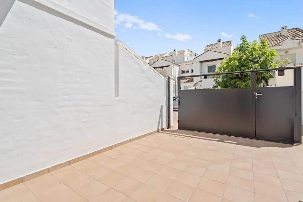 Fantastic 3 Bedroom Townhouse Los Naranjos Rdr424 Marbella