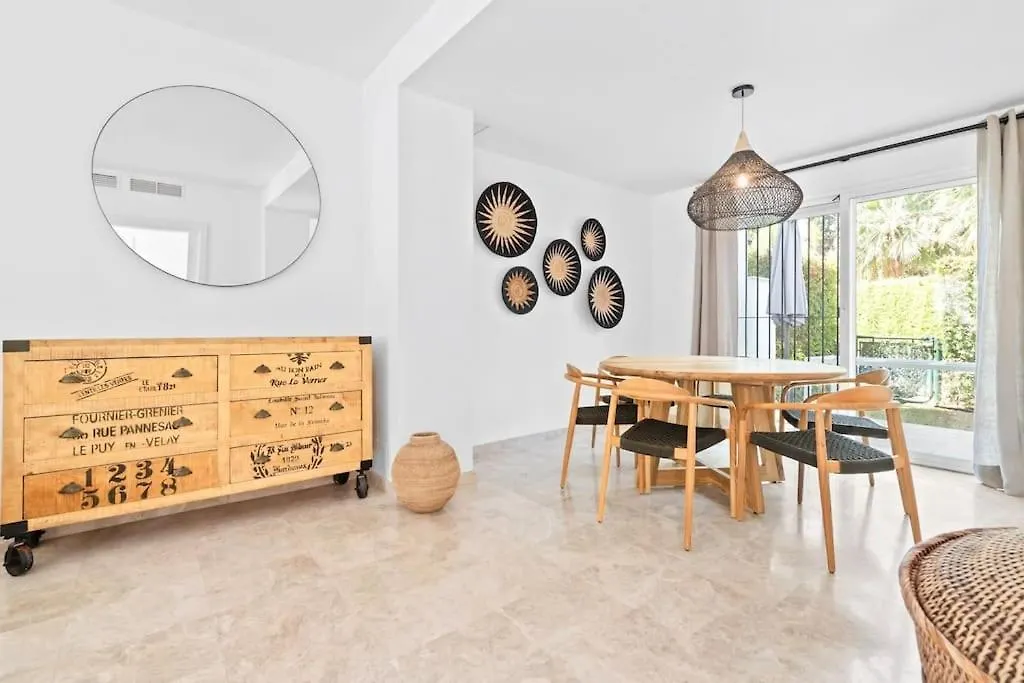 Апартаменты Fantastic 3 Bedroom Townhouse Los Naranjos Rdr424 Марбелья